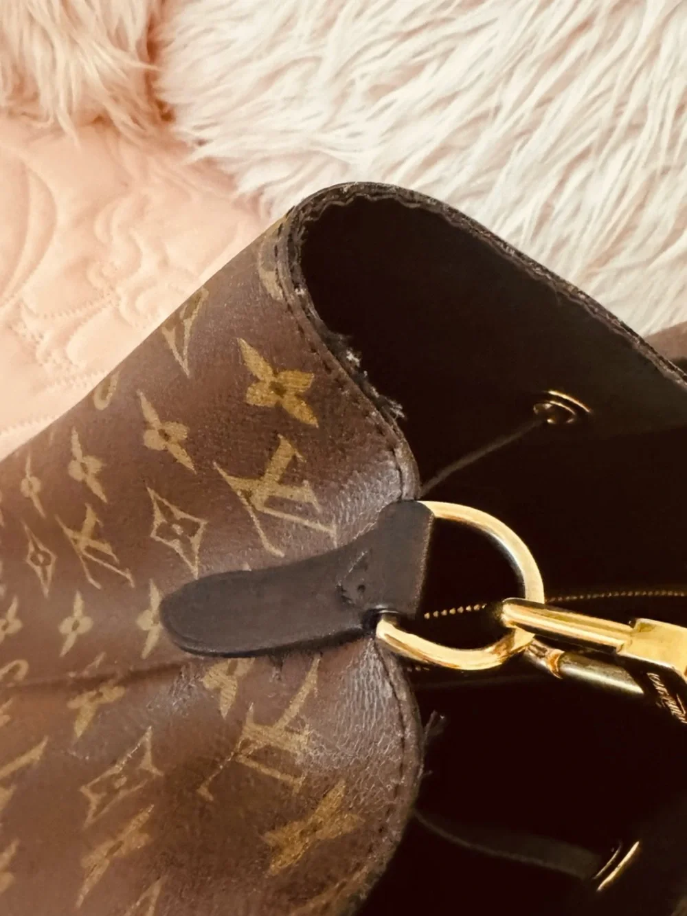 Louis Vuitton Monogram Drawstring Shoulder Bag - Brown & Gold - Picture 4 of 9